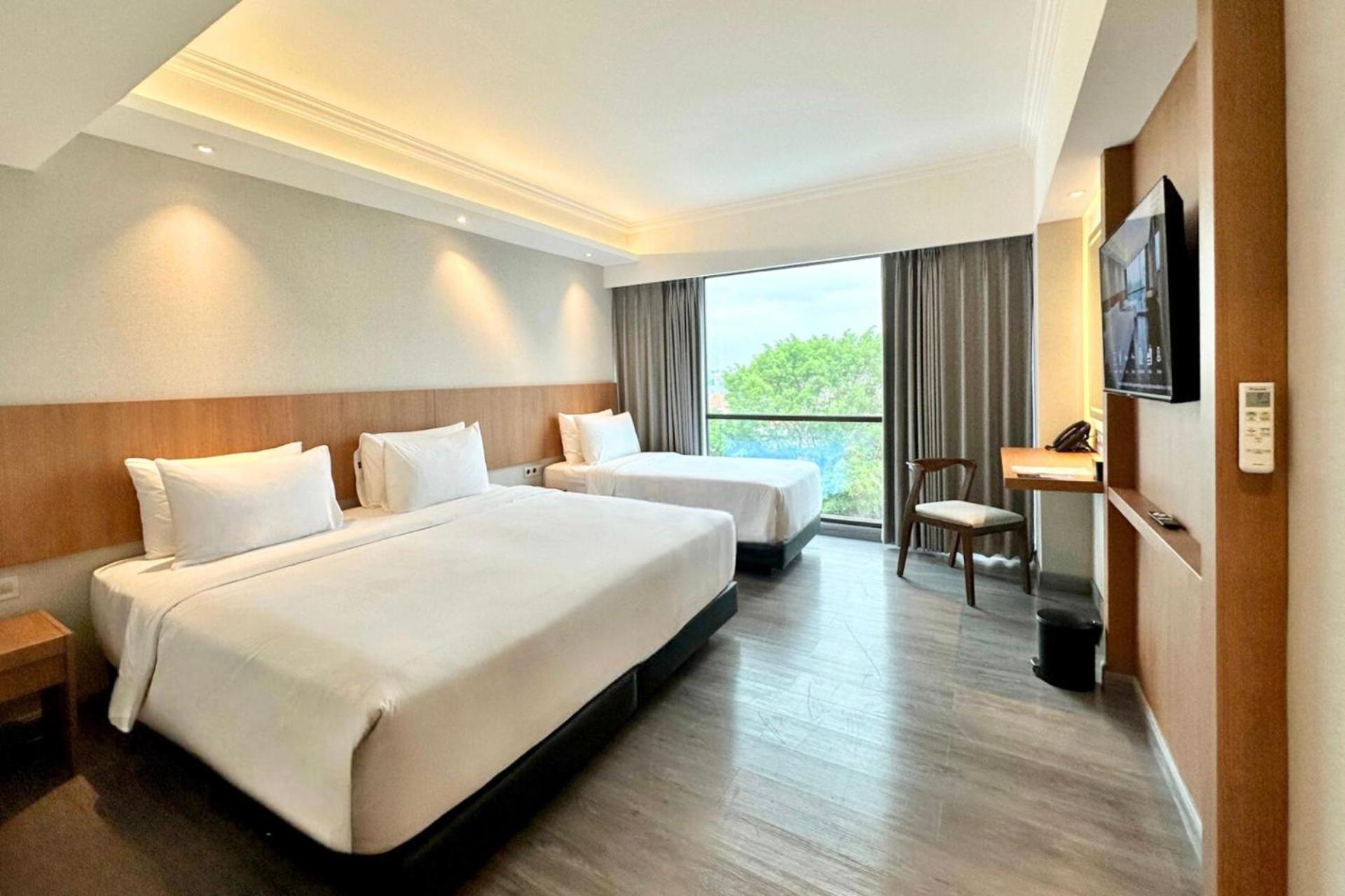 The Malioboro Hotel & Conference Center ジョグジャカルタ エクステリア 写真