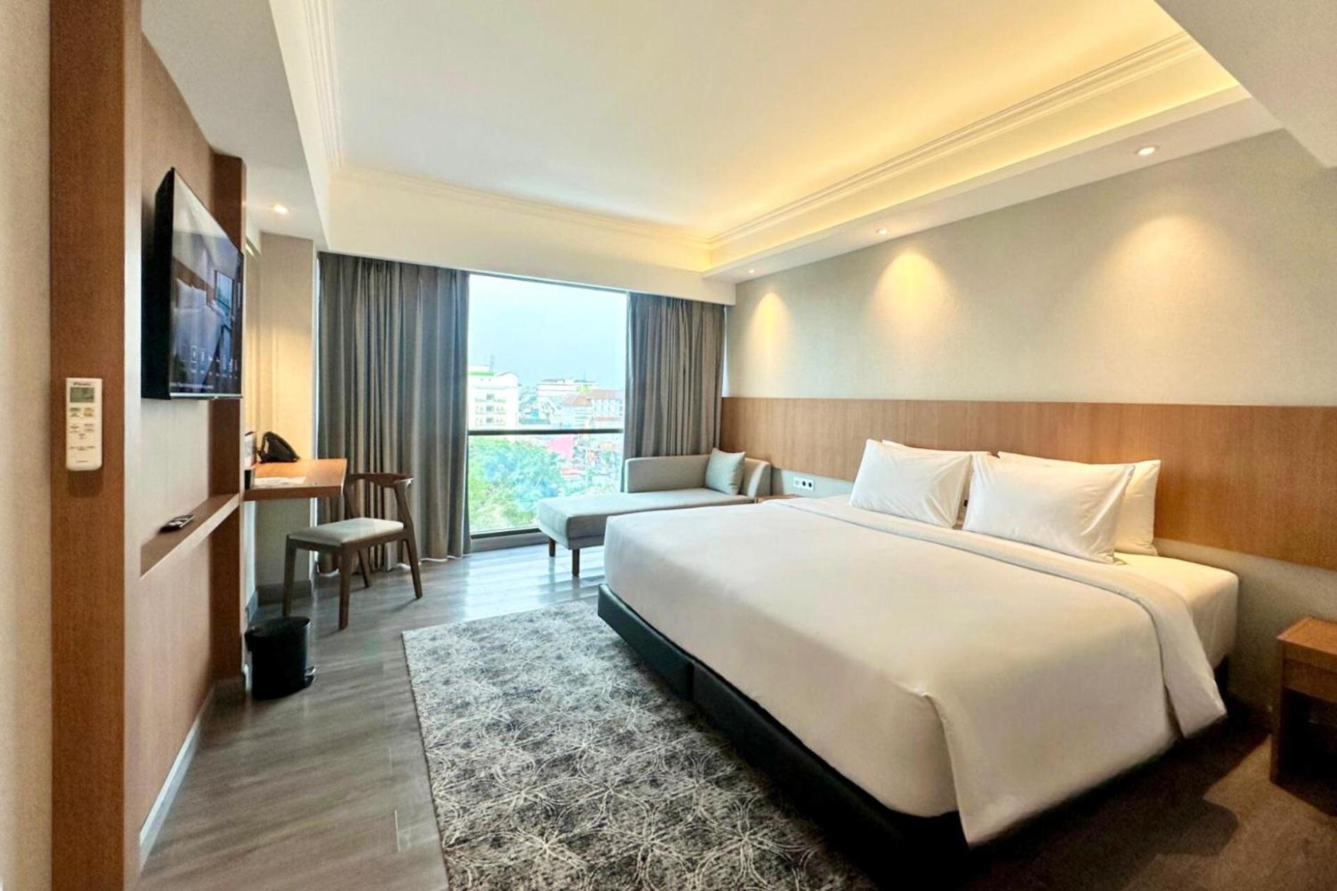 The Malioboro Hotel & Conference Center ジョグジャカルタ エクステリア 写真