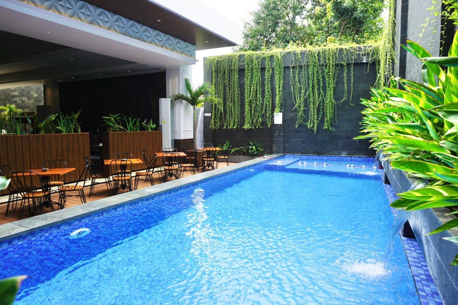 The Malioboro Hotel & Conference Center ジョグジャカルタ エクステリア 写真